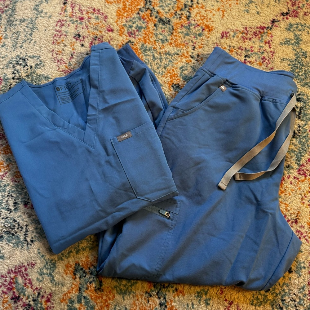 FIGS Ceil Blue Scrub Set (L)